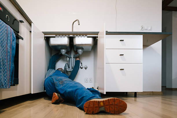 Professional Leak Detection technician working in Gause, TX